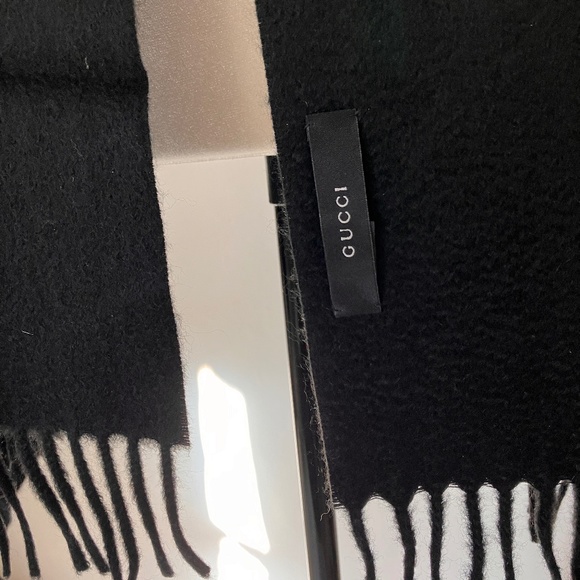 NEW GUCCI TEXTURED CASHMERE SHAWL/SCARF - Picture 4 of 9